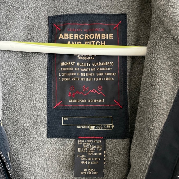 Abercrombie and Fitch - Picture 3 of 7